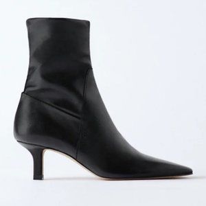 🔥MOVING SALE🔥NEW Zara Leather Ankle Boot Black